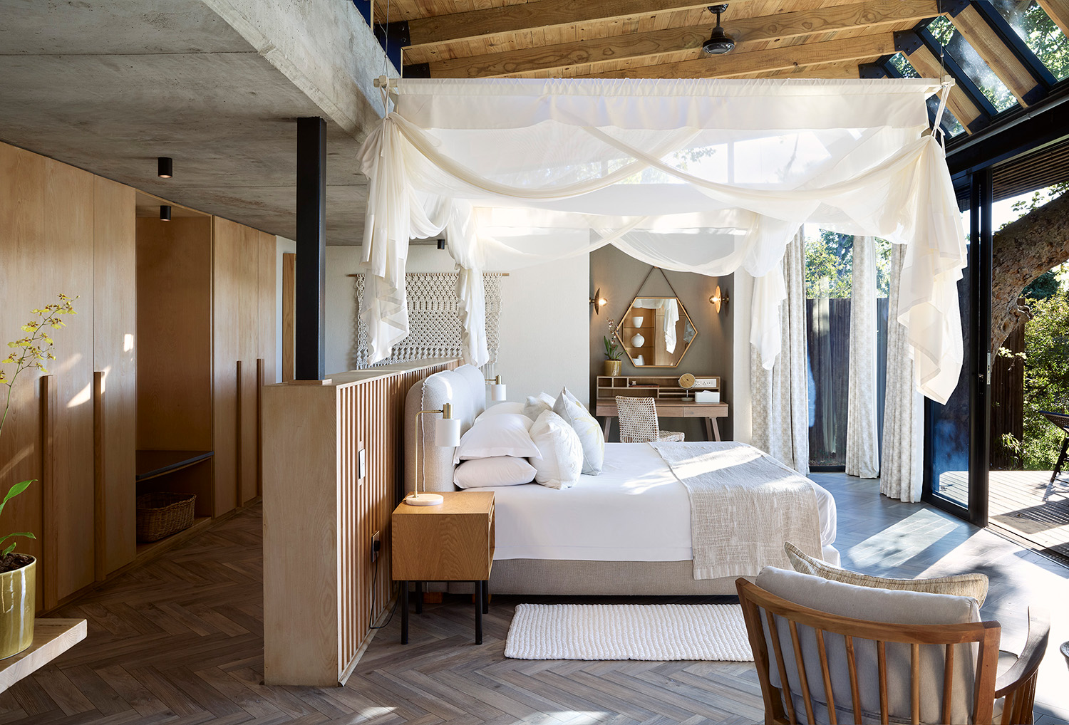 Lion Sands River Lodge_River Suite_ Bedroom_02