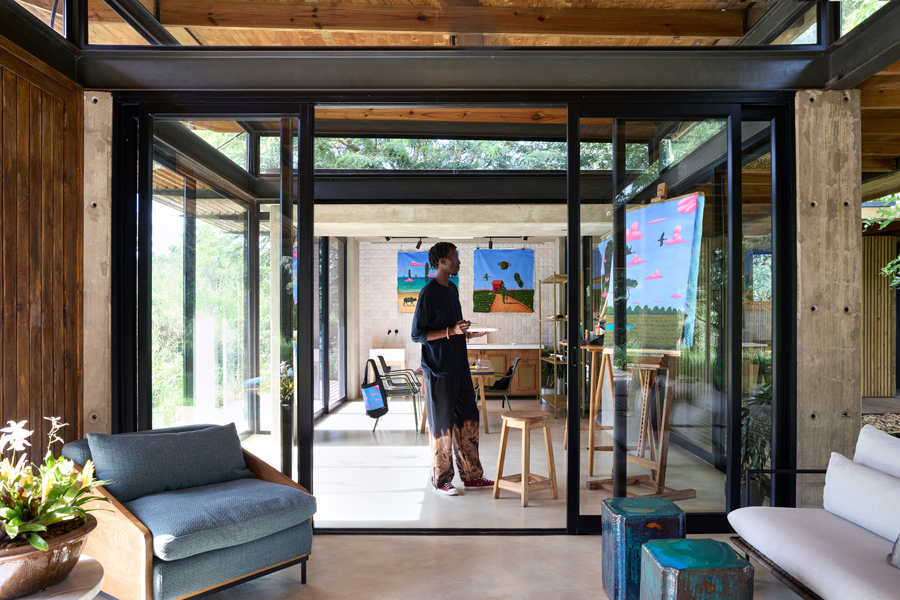 Lion-Sands-Ivory-Lodge_Artist-in-Residency