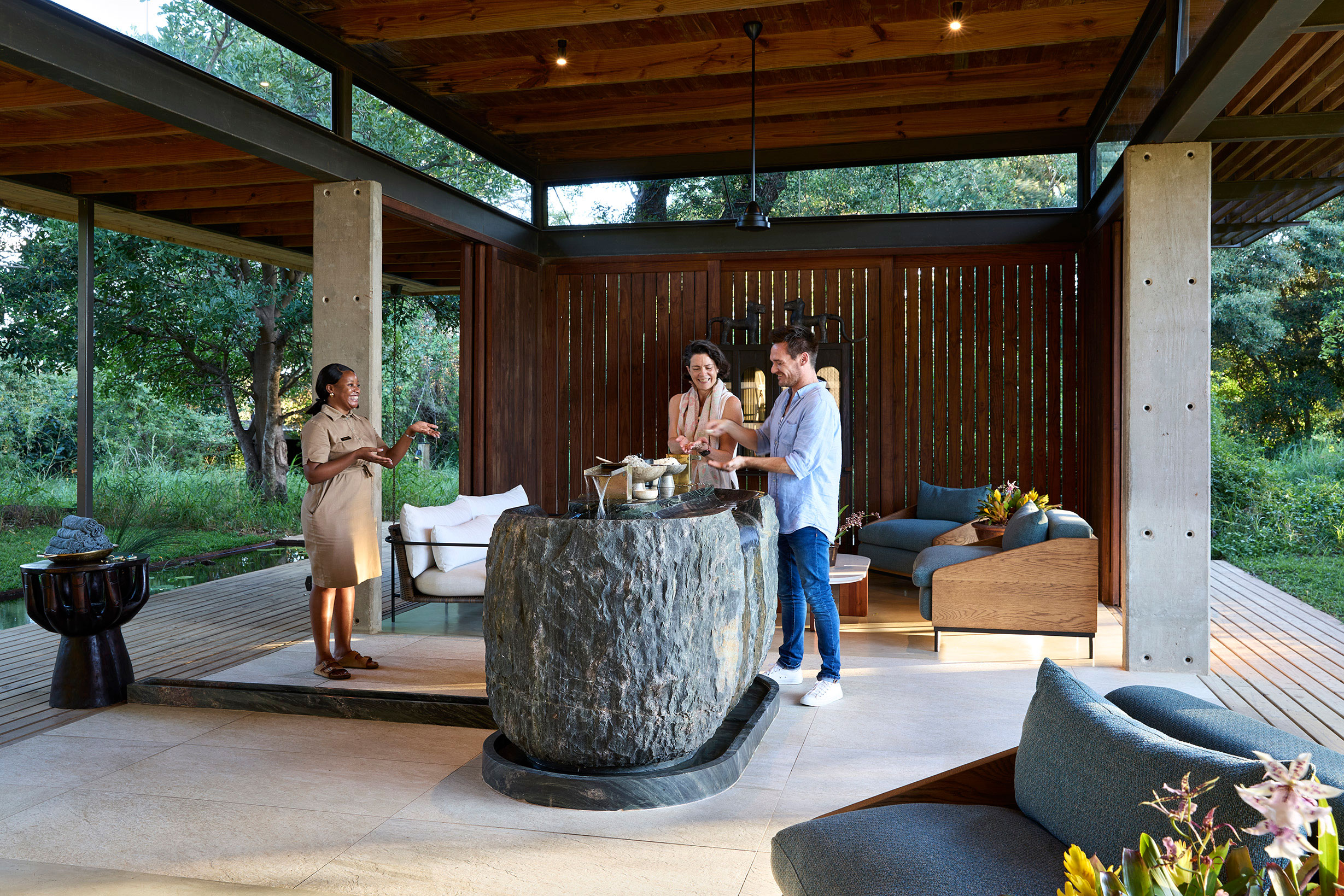 Lion-Sands-Ivory-Lodge_Entrance_Welcome