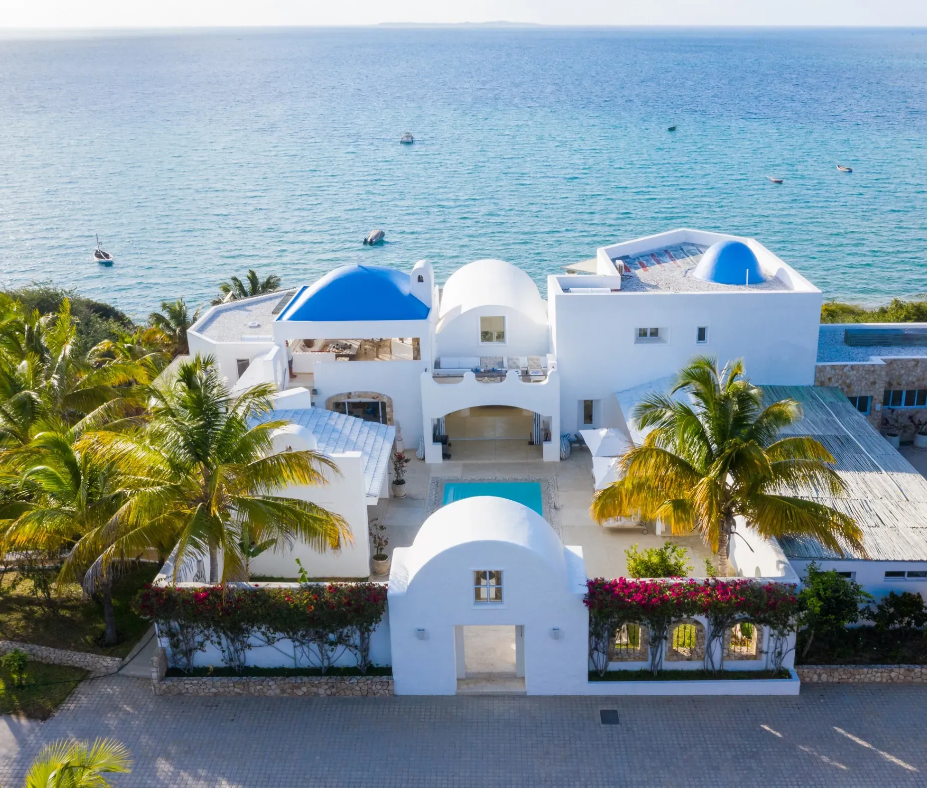 Beach Escape - Santorini Mozambique Arrival