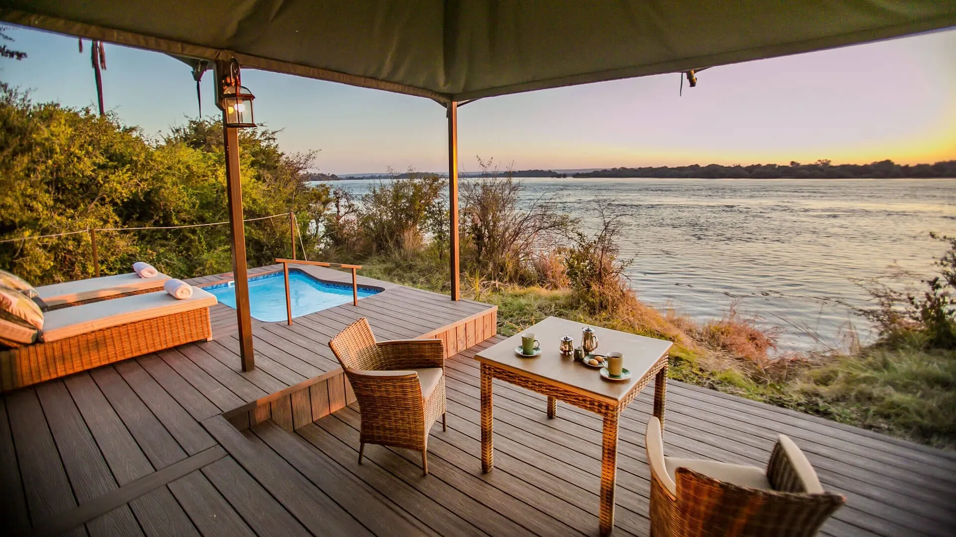 Arrival in Zimbabwe - Old Drift Lodge